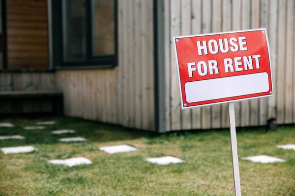 how to lower renters insurance premiums